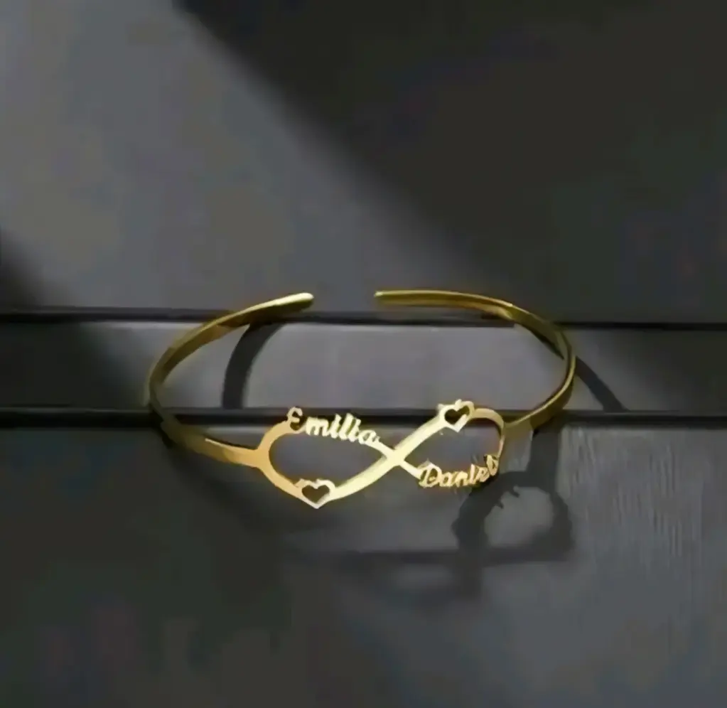 Personalized chuda with couple name